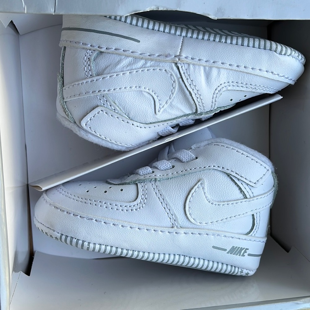 Nike baby shoes 2C